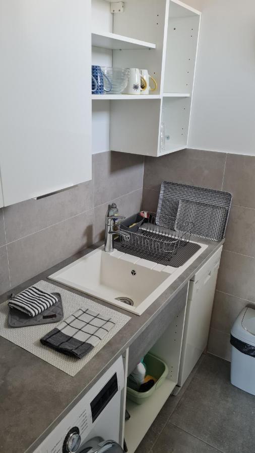 2P Entierement Climatise I Bien Insonorise I Wifi I A 300 M De La Mer I Restaurants Commerces Et Transports A 5Mn A Pied I Ideal 2 Personnes I Possibilite 4 Avec Canape Lit De Qualite I Tres Belle Douche Cagnes-sur-Mer Eksteriør billede